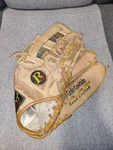Regent Big Man Classic Model 07980 Baseball Softball Glove Rht Right Hand Throw. Fixed Price $25.00.