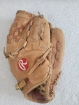 Rawlings C100-1 Century Series Fastback Baseball Tanned Glove Basket Web Rht 12". Fixed Price $21.99.