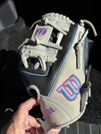 *new With Tags* Wilson A1000 11.5" Rht Leather Baseball Glove (A2000 Rawlings ). Fixed Price $89.99.