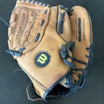 Wilson Dual Hinge Fastpitch Softball Baseball Glove 11" Rh Thrower Pro AO450. Fixed Price $15.00.