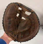 Wilson A0500 Cmfp 31 Fastpitch Softball Catcher Glove Mitt Ecco Leather Rht. Fixed Price $58.00.