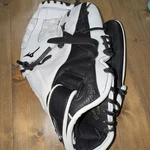 Mizuno Gsp 1251F2WH Baseball Glove - 12.5 Inches White And Black. Fixed Price $99.99.