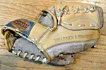 Louisville Slugger Hillerich & Bradsby LSG70 10 In. Leather Glove Taiwan Vintage. Fixed Price $12.00.