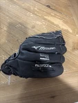 Mizuno Surefit Youth Prospect Baseball Glove Mitt Right Hand GPP900Y1. Fixed Price $25.00.