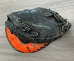 Rawlings BEA01 Pro Lite Toe Heart Of The Hide Catcher's Gold Glove Series Rht. Fixed Price $149.99.