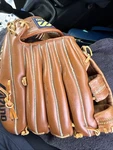 Vtg Mizuno Max Flex Professional Steer Hide Model MM5040 Right Hand Glove Korea. Fixed Price $9.75.
