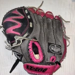 Louisville Slugger Baseball Glove Diva Series DV14-HP 10.5 Right Hand Lht Pink. Fixed Price $11.62.
