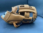 Franklin Field Master Series #6663 T-ball Baseball Glove. Fixed Price $10.50.