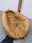 Vintage Diamond D6000 Right Hand Throw Rht Catcher's Mitt. Fixed Price $35.00.