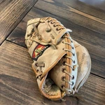 Easton EX220 Youth Catcher's Mitt, Rht, Flex Action Palm, Form Fit Pocket. Fixed Price $27.95.