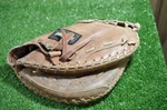 Dudley Thunder Rh Throw Adult Catchers Mitt DFG900 #V575. Fixed Price $32.00.