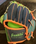 Franklin Baseball Teeball Sports Glove Meshtek 9.5 22812L Appears Unused. Fixed Price $16.95.