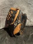 Easton SP1300 Baseball Glove Rht Right Hand Throw. Fixed Price $33.99.