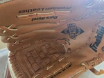 Franklin 4661TN-11 1/2" Fastpitch Softball Glove Rht Hand Throw. Fixed Price $20.00.