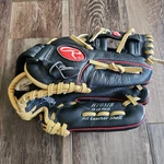 Rawlings H1051B Highlight Youth 10.5 Baseball Glove Rht Leather Shell. Fixed Price $15.95.