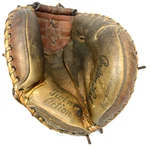 Wilson A2514 Catchers Mitt Carlton Fisk 32" Rh Throw Twin Action Air Lite. Fixed Price $24.99.