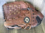 Demarini Onyx Fastpitch Softball Fielder Glove Left Handed A0752 OX125 1/2". Fixed Price $14.99.