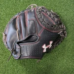 Under Armour Youth Catchers Mitt UACM-100Y Right Handed Throw Rht Black Red. Fixed Price $69.00.
