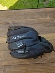 Mizuno GPP1000Y1BKAC Prospect Black Max Flex Baseball Glove. Fixed Price $12.00.
