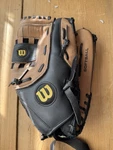 Wilson A360 Baseball Softball Glove AO360 ES13 Rht Genuine Leather. Fixed Price $16.50.