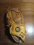 Wilson The Big Scoop A2856 Rht Baseball Glove. Fixed Price $24.00.