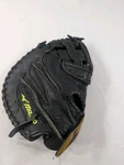 Mizuno GXS-101 32.5 Girls Light Break In Softball Catchers Mitt Right Throw. Fixed Price $99.99.