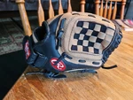 New Rawlings Playmaker Youth Basket Web 11" Gold Glove Mitt Left Leather PM11RB. Fixed Price $31.00.