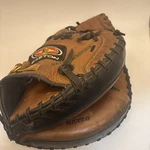 Easton Catchers Mitt Tanned Leather Rh Throw NAT20 Softball Baseball Glove Usa. Fixed Price $27.99.