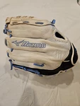 Mizuno 12.5'' Supreme Series Fastpitch Glove - (1251F2WH) Black/white Rht. Fixed Price $45.00.