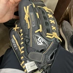 Louisville Slugger Black Genesis 1884 GENBD-1400 Right Handed. Fixed Price $19.99.
