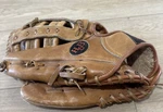 Louisville Slugger Baseball Glove LSG22 Thief Ii Cowhide Left Hand Throw. Fixed Price $9.95.