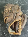 Wilson Baseball Softball Glove A2275 Mike Flanagan 10.5" Right Hand Thrower Cy. Fixed Price $29.99.