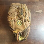 Wilson A2050 Right Hand Throw Baseball Glove Pro Staff Dyna Grip Strata Loc. Fixed Price $11.19.