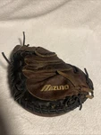 Mizuno Professional Model Mvt C011 Leather Catchers Mitt Right Hand Throw Rht. Fixed Price $39.00.