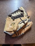 Easton Baseball Glove NEB115 11.5 Brown Leather Natural Series Rht. Fixed Price $29.95.