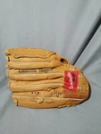 Louisville Slugger LPS55B 10.5 Inch Glove Made Philippines. Fixed Price $10.99.