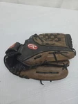 Rawlings Renegade Series R125B Leather Baseball Glove, Size 12.5" Rh Throw. Fixed Price $22.88.
