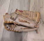 Rawlings RBG4 Baseball Softball Glove Rht 13 Fastback Deep Well Pocket. Fixed Price $24.94.