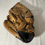 Mizuno Mvt 1301 13IN Lht Baseball/ Softball Glove. Fixed Price $18.25.