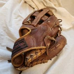 Vintage Winston Baseball Glove 12 In. No. 37006 Deep Scoop Pocket V-hinge. Fixed Price $25.99.