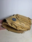 Spalding 42-4155 Baseball Glove Sal Bando Advisory Staff Great Condition Rht. Fixed Price $25.00.