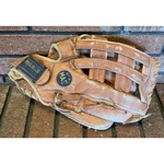 Vintage Regent Ultra Mag Leather Baseball Glove M-2997 Handcrafted Right Handed. Fixed Price $14.99.