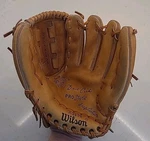 Wilson Baseball Glove Dave Cash A2231 Power Snap Model Rht 12" Signature (B1-D9. Fixed Price $25.99.
