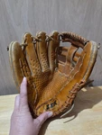Vintage Ssk DPG-530 Dimple Process The Catching Machine Baseball Glove Rht. Fixed Price $40.00.