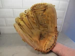 Rawlings RSG135 13.5 Baseball Softball Glove Mitt Rht Right Throw Fastback. Fixed Price $15.99.