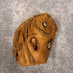 Wilson A1771 Catchers Mitt Rht Glove Baseball Toe Back Professional. Fixed Price $49.95.
