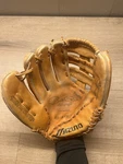 Mizuno MT6000 Baseball Glove Lht 11 Brown Leather Right Hand Throw Mitt. Fixed Price $18.87.