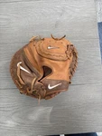 Nike Air Show Elite Fully Broken In 33.5 Baseball Catchers Mitt Left Handed. Fixed Price $89.99.