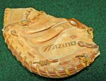 Mizuno Mz C1050 Catchers Mitt Rht. Fixed Price $18.50.
