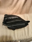 Mizuno Finch GPP-1257D4 Rht 12.5" Black Softball Glove Fast Pitch. Fixed Price $29.99.